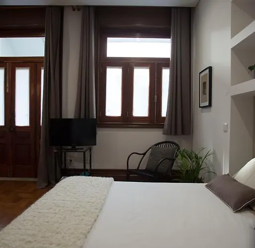 Nidos Accommodation Gaia *