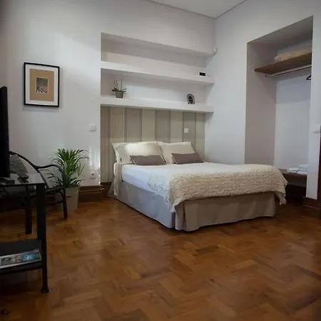 Nidos Accommodation Gaia *