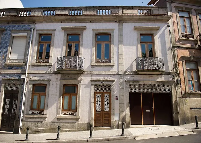 Nidos Accommodation Gaia